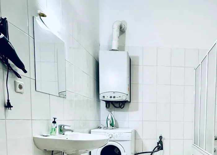 Affordable Apartment, 4 Minutes From Stadthalle And U6 Metro