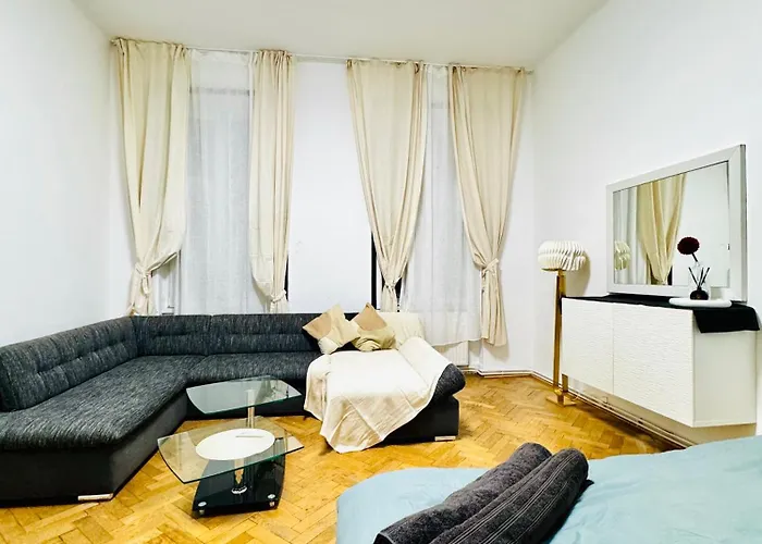 Affordable Apartment, 4 Minutes From Stadthalle And U6 Metro Appartement *