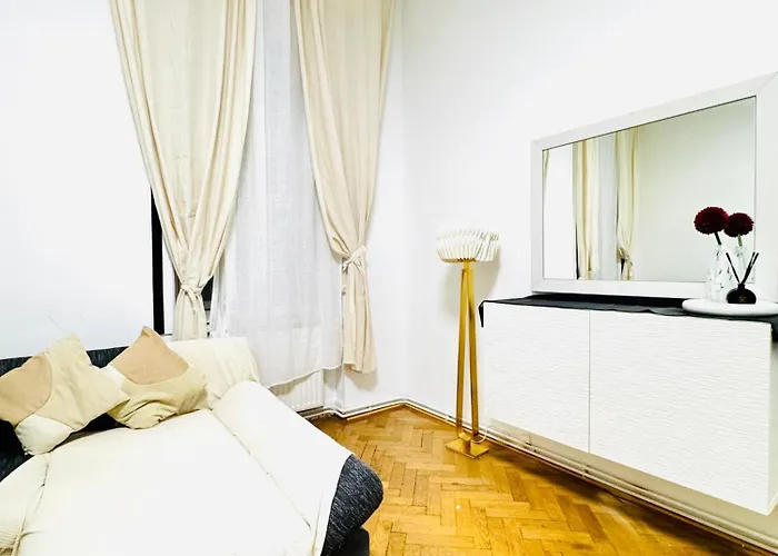 Affordable Apartment, 4 Minutes From Stadthalle And U6 Metro *