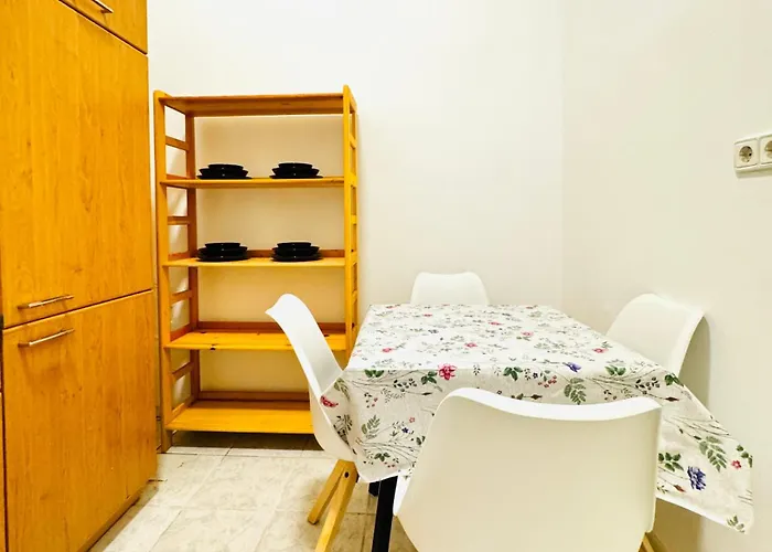 Affordable Apartment, 4 Minutes From Stadthalle And U6 Metro
