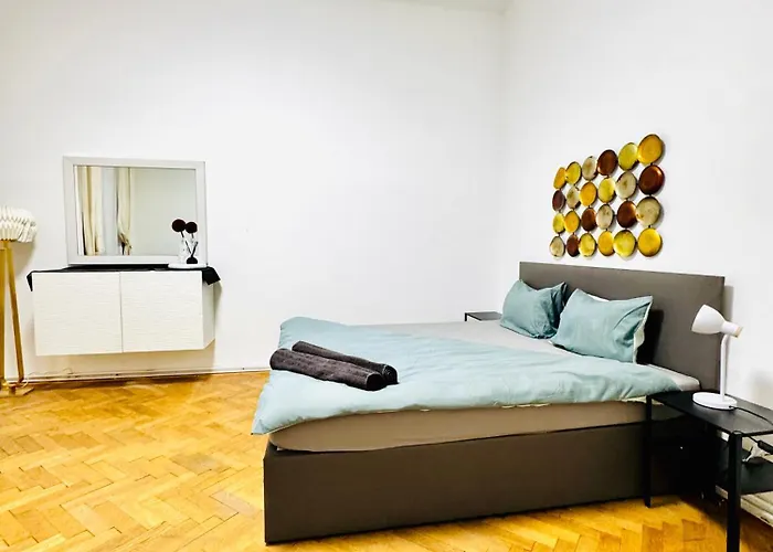 Affordable Apartment, 4 Minutes From Stadthalle And U6 Metro Appartement